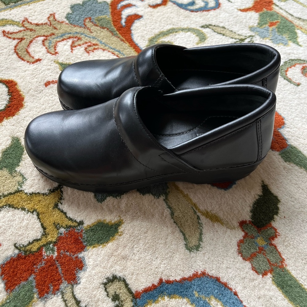 L.L.Bean Black Leather Clogs 8.5B